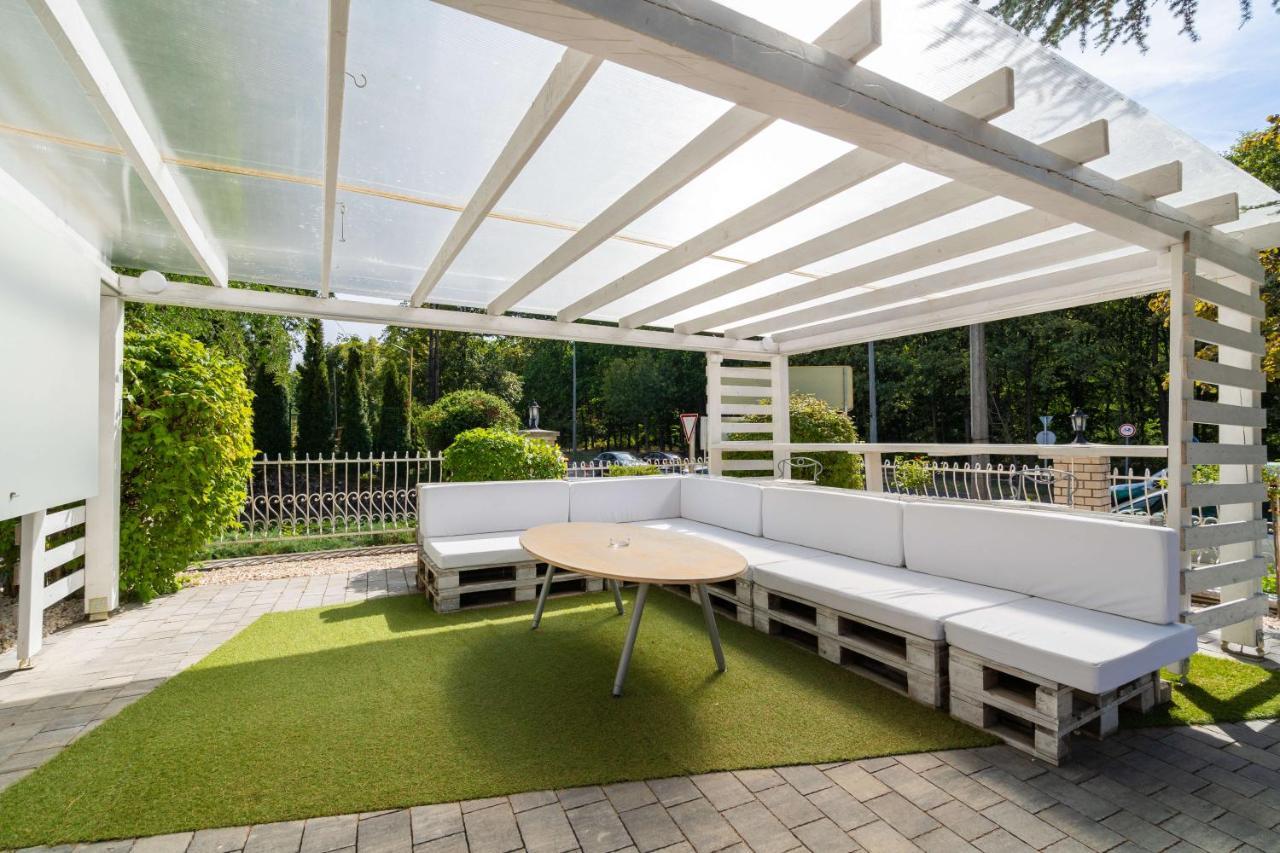 Villa Rose Garden Nyiregyhaza Bagian luar foto
