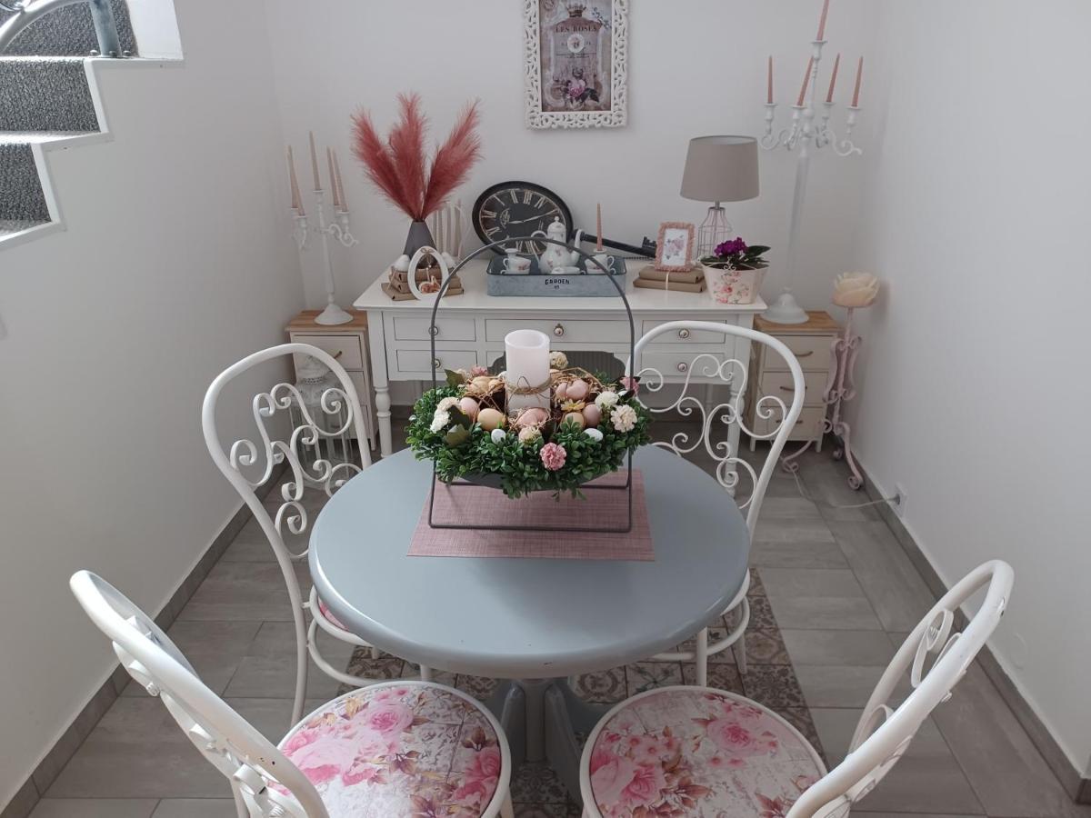 Villa Rose Garden Nyiregyhaza Bagian luar foto