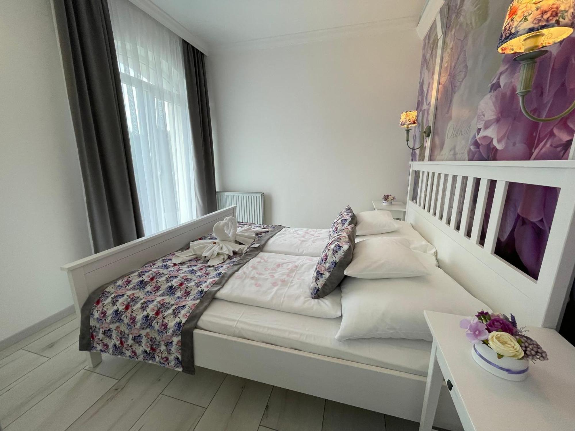 Villa Rose Garden Nyiregyhaza Bagian luar foto